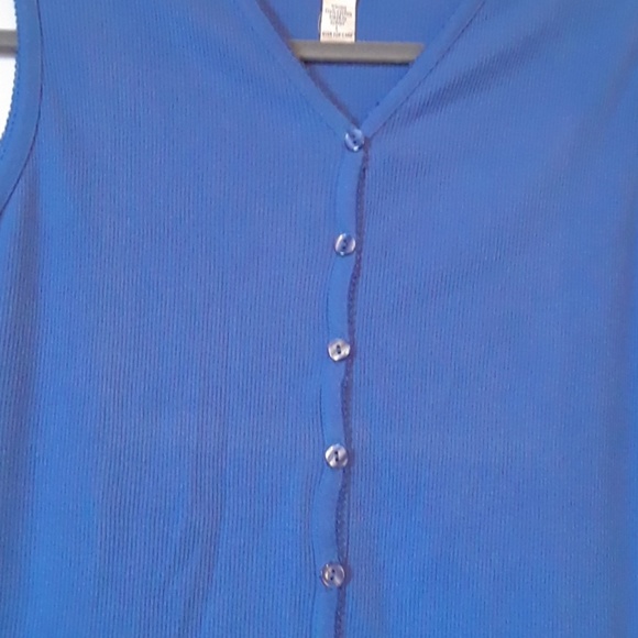 Van Heusen Tank Top - Picture 4 of 5